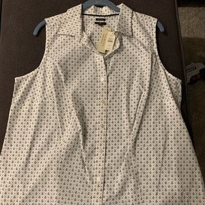 Talbots women wrinkle free sleeveless button down